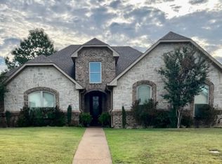 1700 Riviera Dr, Longview, TX 75605