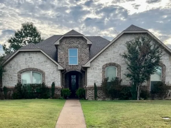 1700 Riviera Dr, Longview, TX 75605
