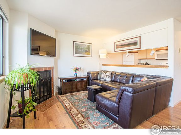 Living Room with Gas Fireplace