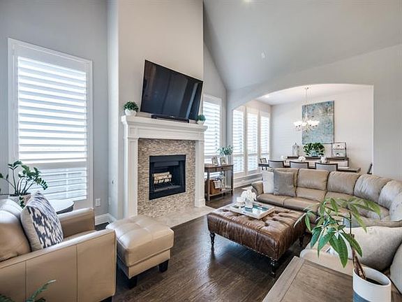 3rd image of 8360 Richmond