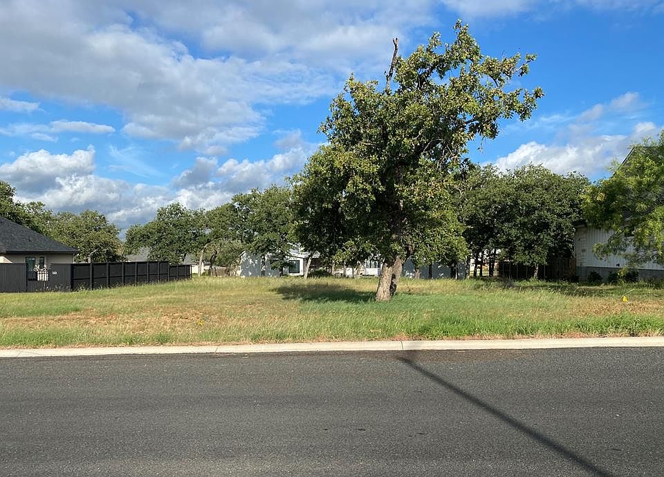 1st image of 329 Ellebracht Dr