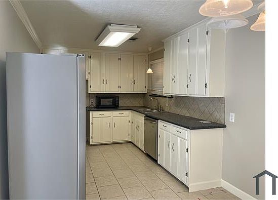 4th image of 960 Callaway Dr