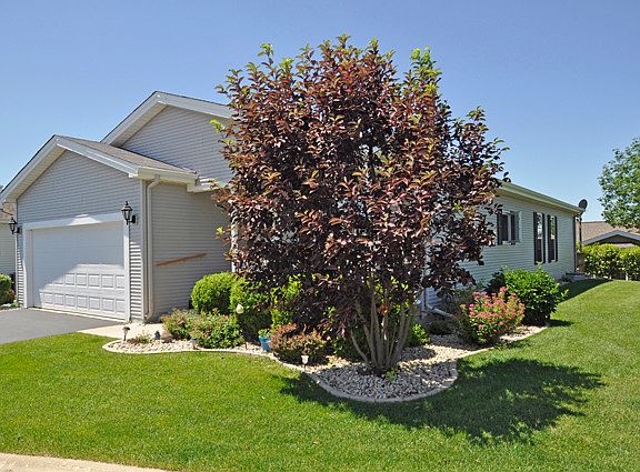 2nd image of 2910 Carousel Ct
