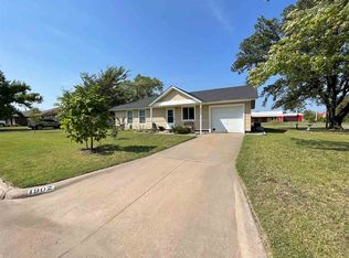 1902 Willow Pl, Blackwell, OK 74631