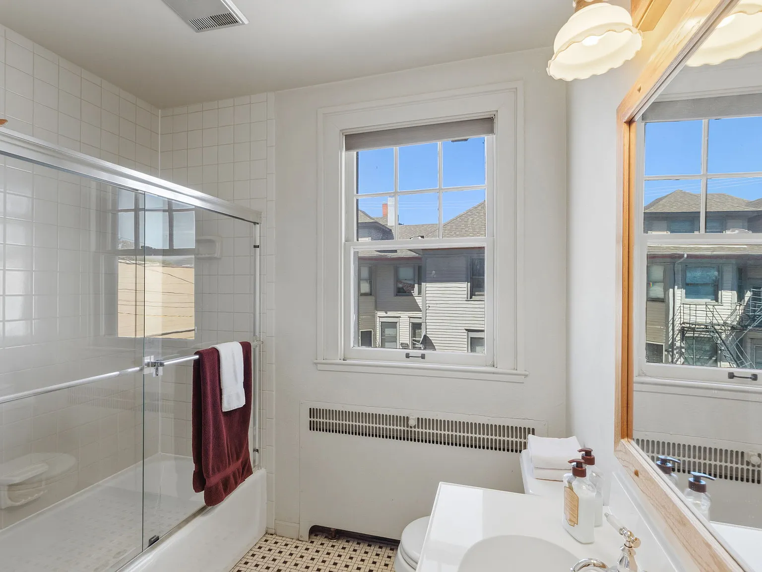 2 bed, 1465 sqft, $1,800 — Photo 4