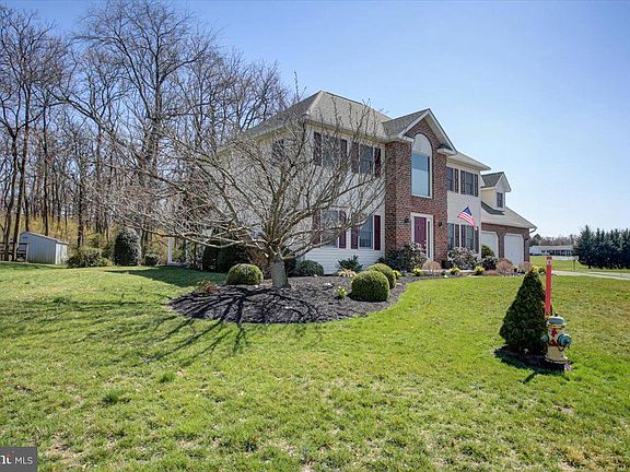 4th image of 350 Bradley Ln