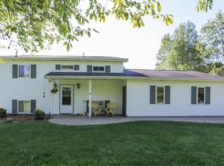 10572 N Federal Rd, Howard City, MI 49329