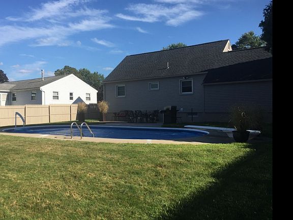4th image of 212 Rita Dr