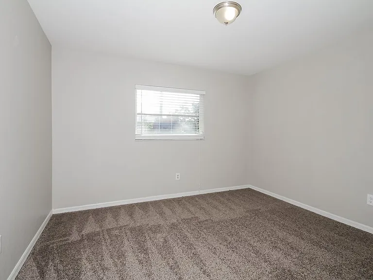 848 Guild Dr — Photo 12