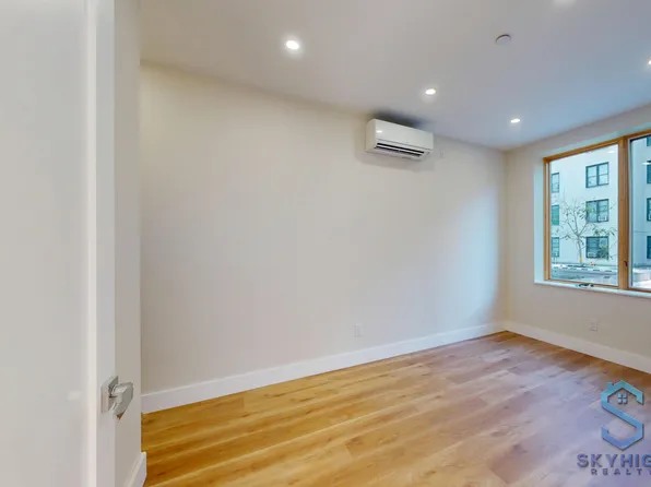 694 Rutland Road image 10 of 15