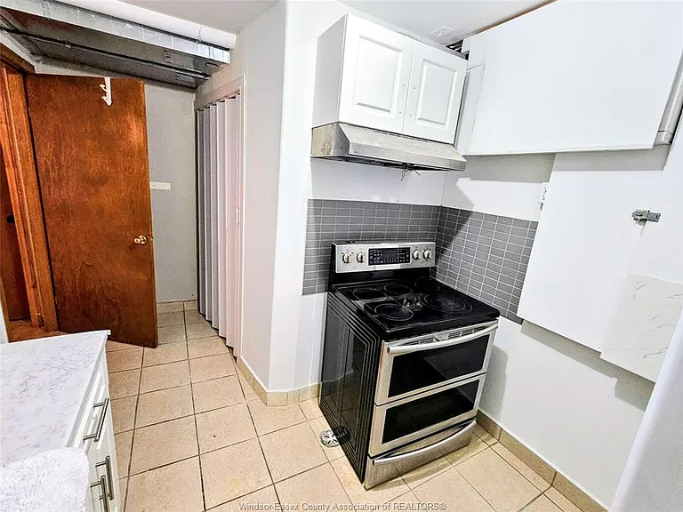 4896 Juliet Cres #BASEMENT — Photo 13