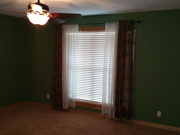 4th image of 327 W 34th Pl