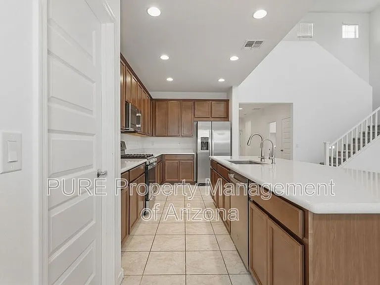 5177 N 87th Dr — Photo 6