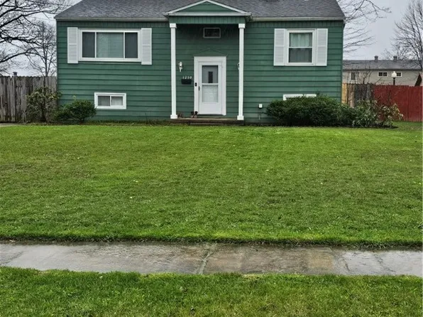 1259 Bexley Dr, Austintown, OH 44515