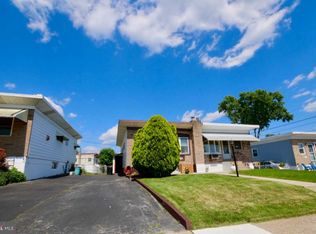 228 Hoffman Rd, Ridley Park, PA 19078