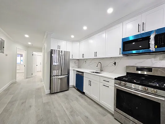 Rented by Voro Purple LLC | media 7