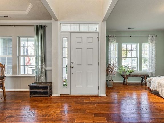 3rd image of 137 Bella Dr
