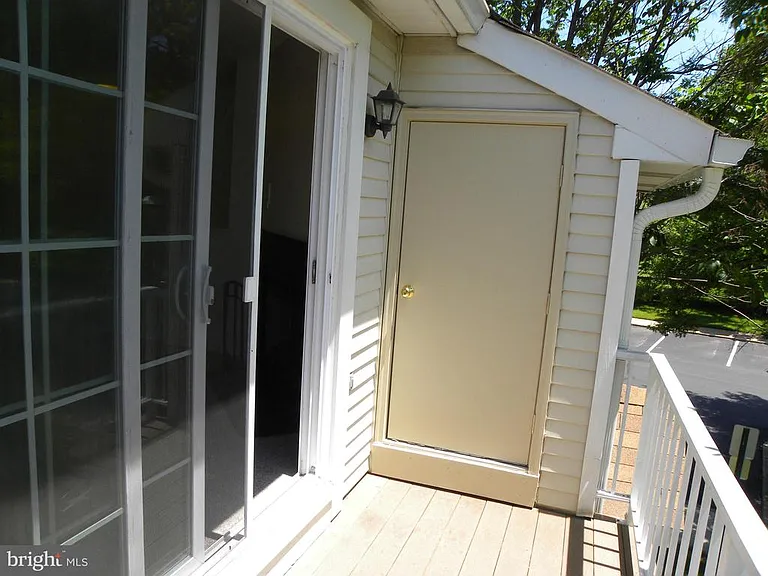 300B Mitten Ln #B — Photo 8