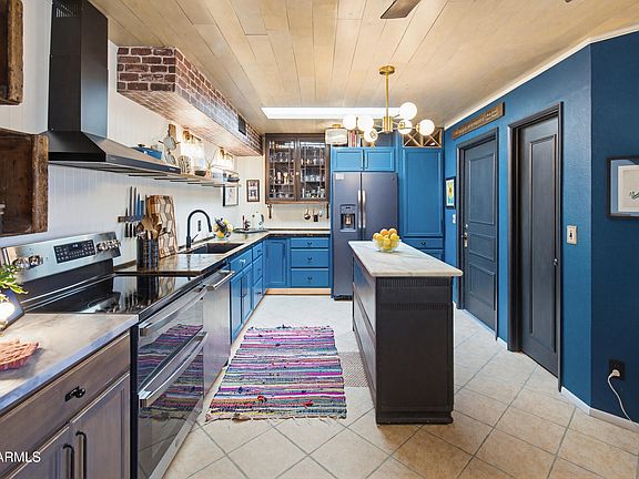 4th image of 2506 E VILLA MARIA Drive