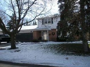 5922 Sycamore St, Greendale, WI 53129
