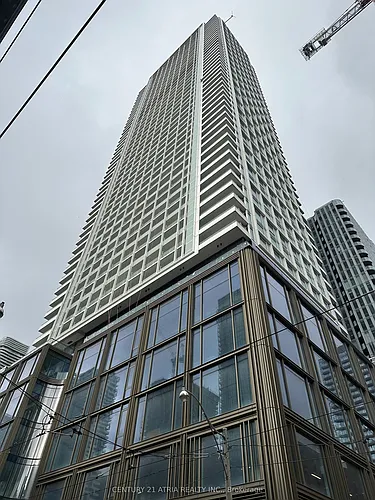 88 Queen St E Photo 1