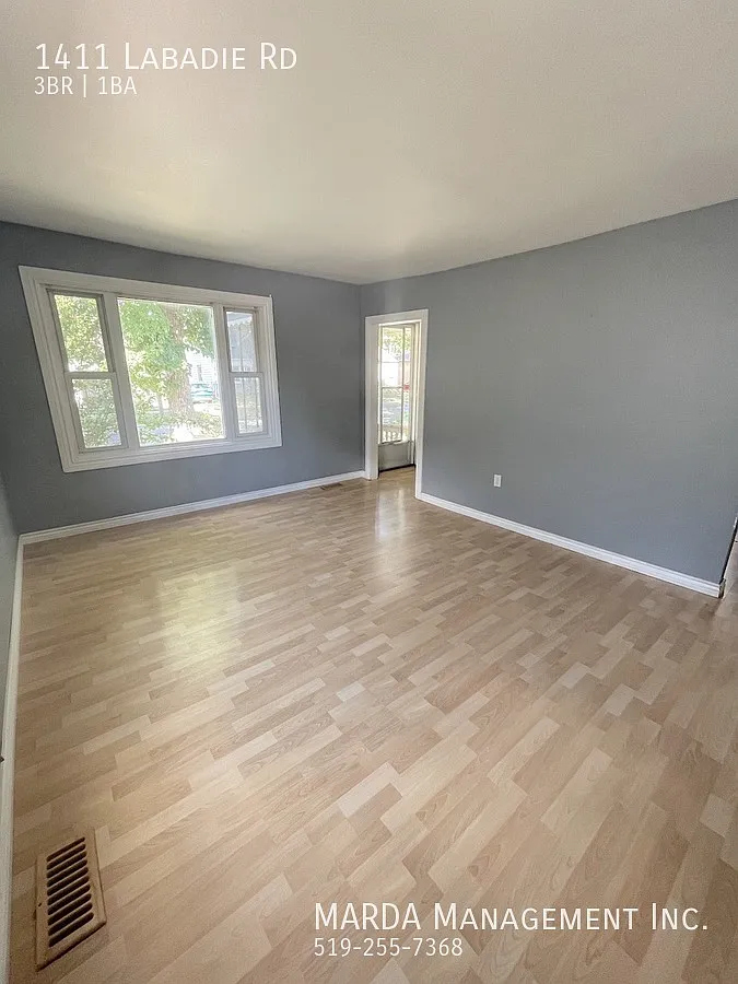 Charming 3 Bed/1 Bath House In East Windsor + Utilities — Photo 2