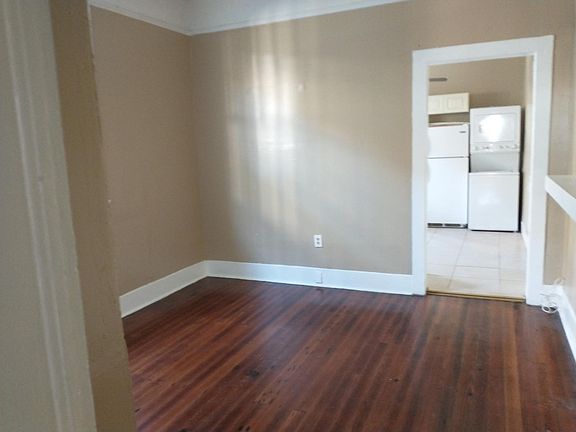 4th image of 3154 Toulouse St