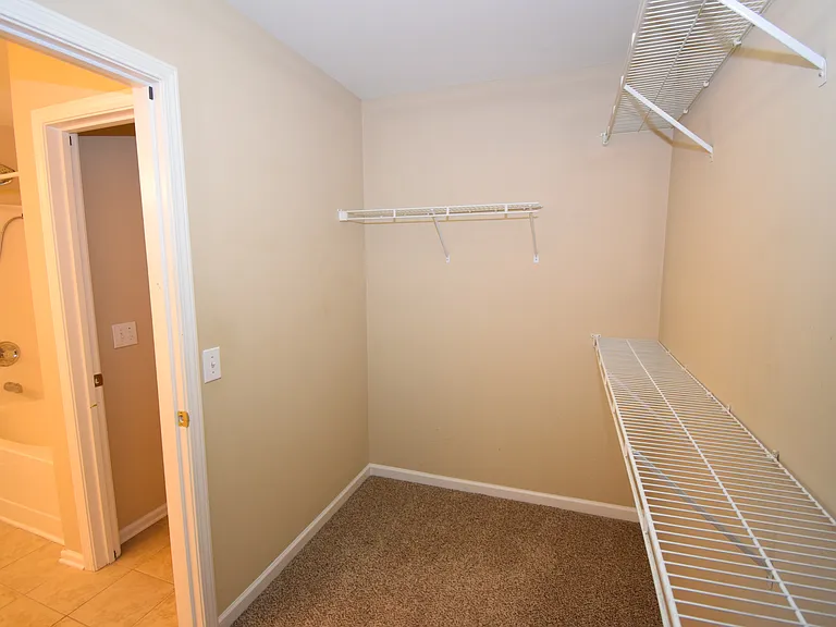 3322 Elizabeth Glen Dr — Photo 16