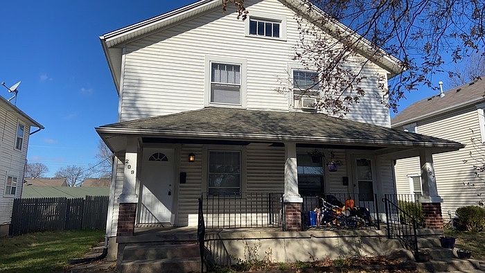 1st image of 209 W Main St