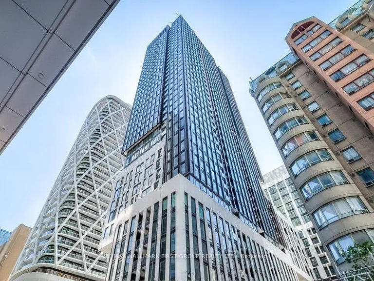 230 Simcoe St #1235 — Photo 1
