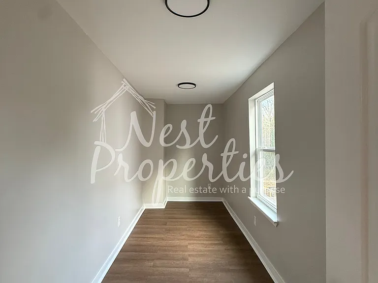 233 Cambridge Ave E #1 — Photo 7