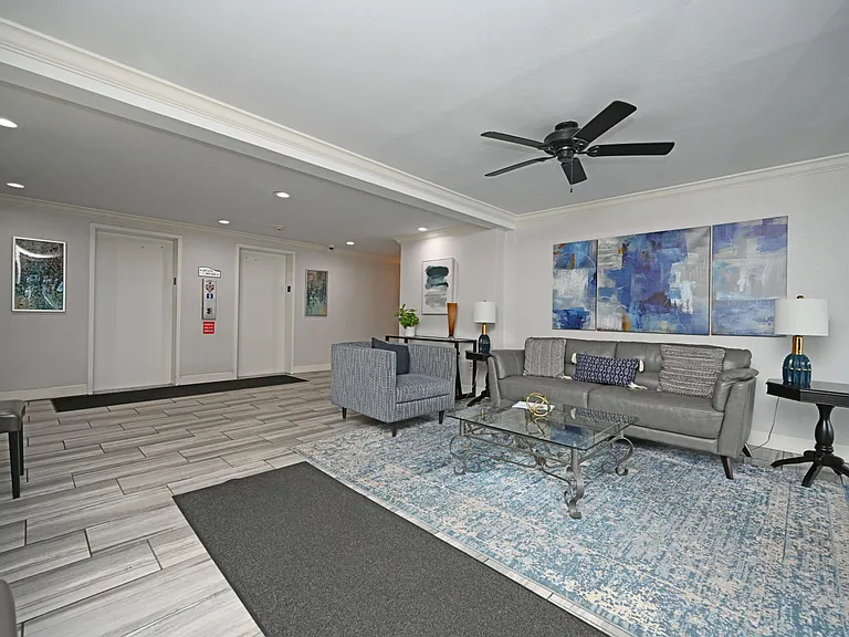1815 William Howard Taft Rd #701 — Photo 3