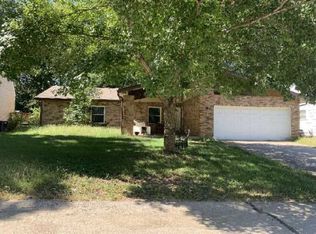 1955 Parkton Way, Barnhart, MO 63012