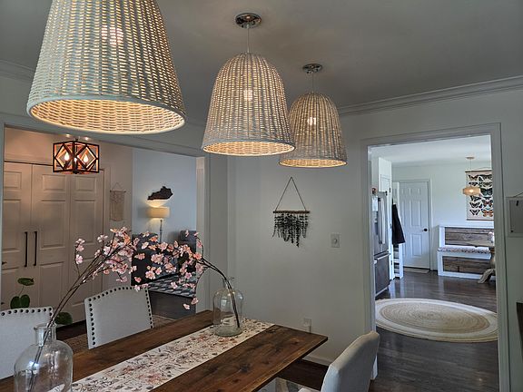 4th image of 888 Cypress Point Way