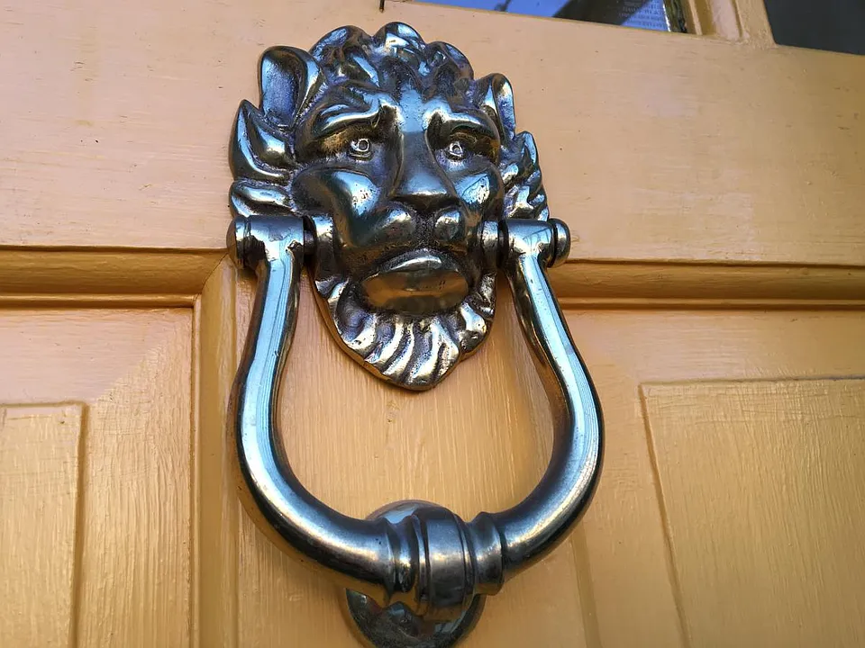 FRONT KNOCKER