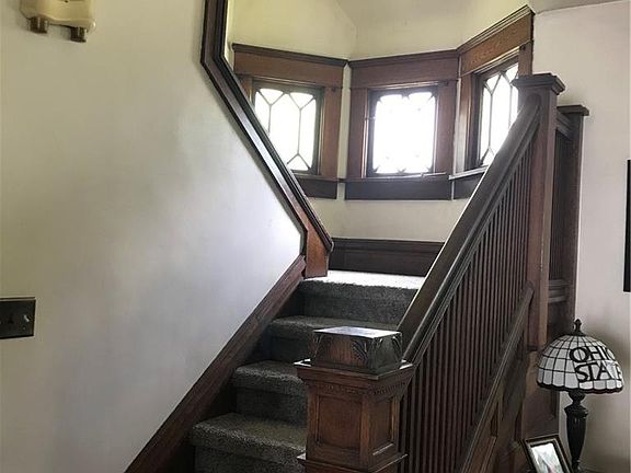 4th image of 734 S Vine St