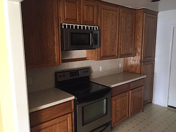 3rd image of 419 W Delaware Ave #1