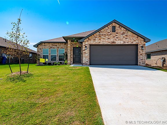 5th image of 4911 E Galveston Pl S