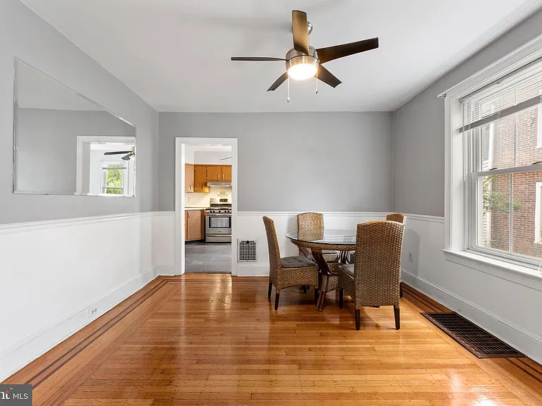 809 Ardmore Ave — Photo 8