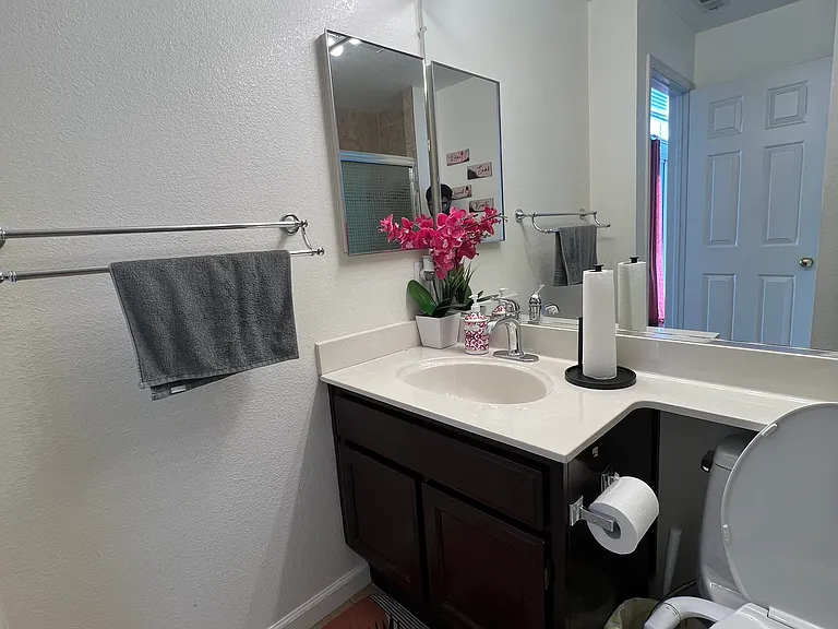 Chantilly Dr — Photo 11