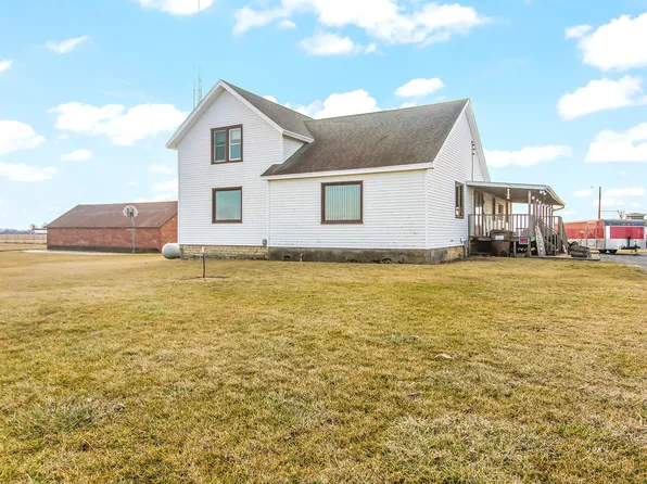 1557 E 2900 North Rd, Clifton, IL 60927