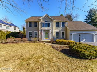 8022 Gregory Ln, Schenectady, NY 12303