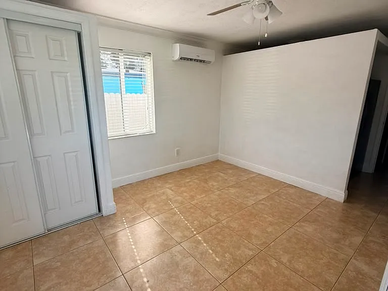 9815 SW 50th St — Photo 1