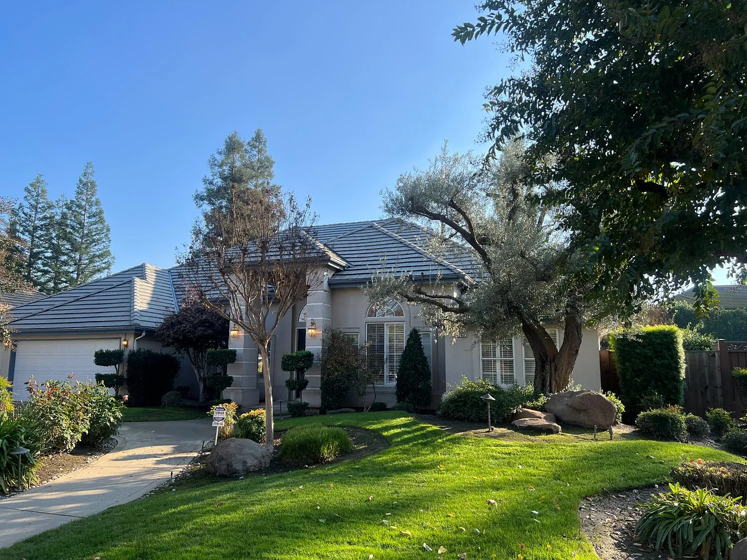 2563 W Fir Ave photo 1