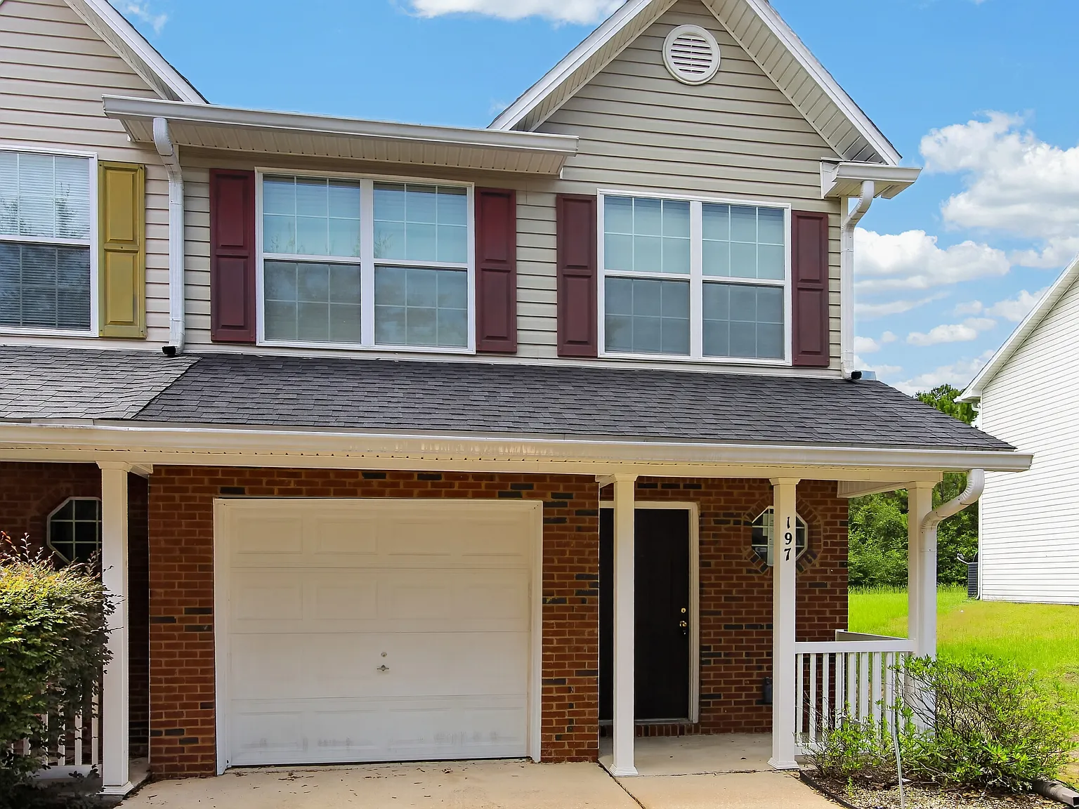 3 bed, 1356 sqft, $1,650 — Photo 2