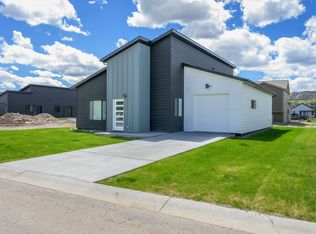207 Pearl St, Ennis, MT 59729