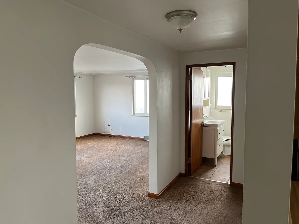 Building Photo - 112 Allen St #114