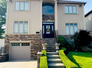 197 N Railroad St, Staten Island, NY 10312