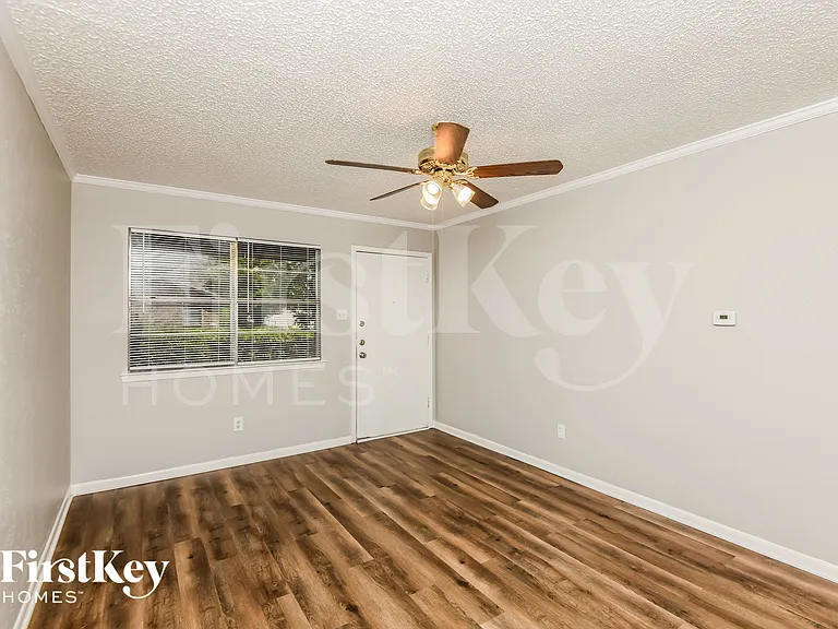 244 E Malone Ave — Photo 4
