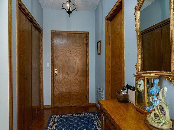 3rd image of 1830 Eagle Ridge Dr APT 1009